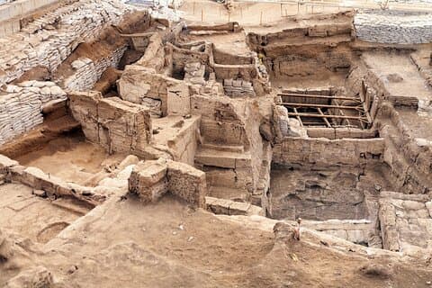 Catalhoyuk Archaeological Excavation Site and Virtual Museum 2