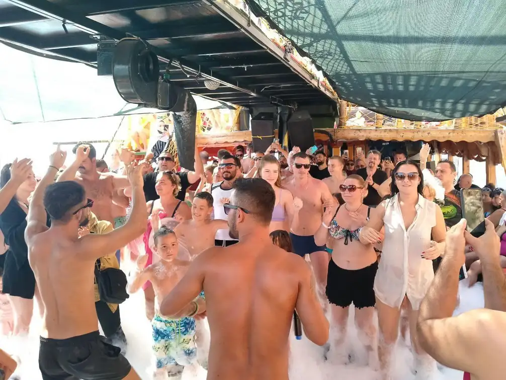 Antalya Pirate Boat: Düden Şelalesi, Swim & Foam Party 2