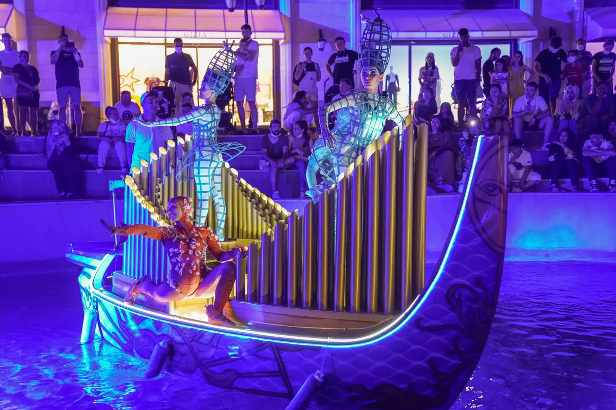 Antalya: Suluada Boat Tour & Land of Legends Night Show 3