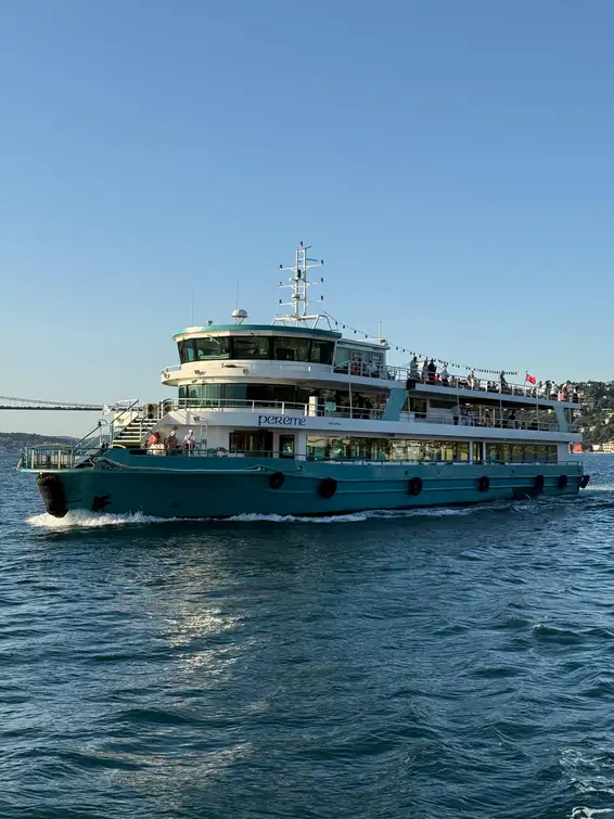 Istanbul: Bosphorus Sunset & Day Time Cruise, Drinks & Snack