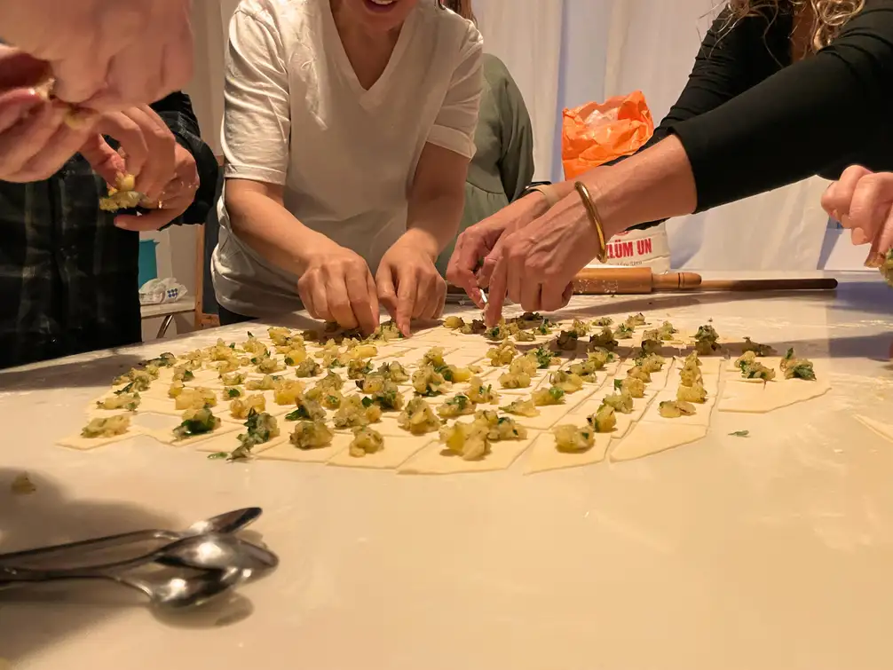 Istanbul: Vegan/Vegetarian Home Cooking with a Local Mom