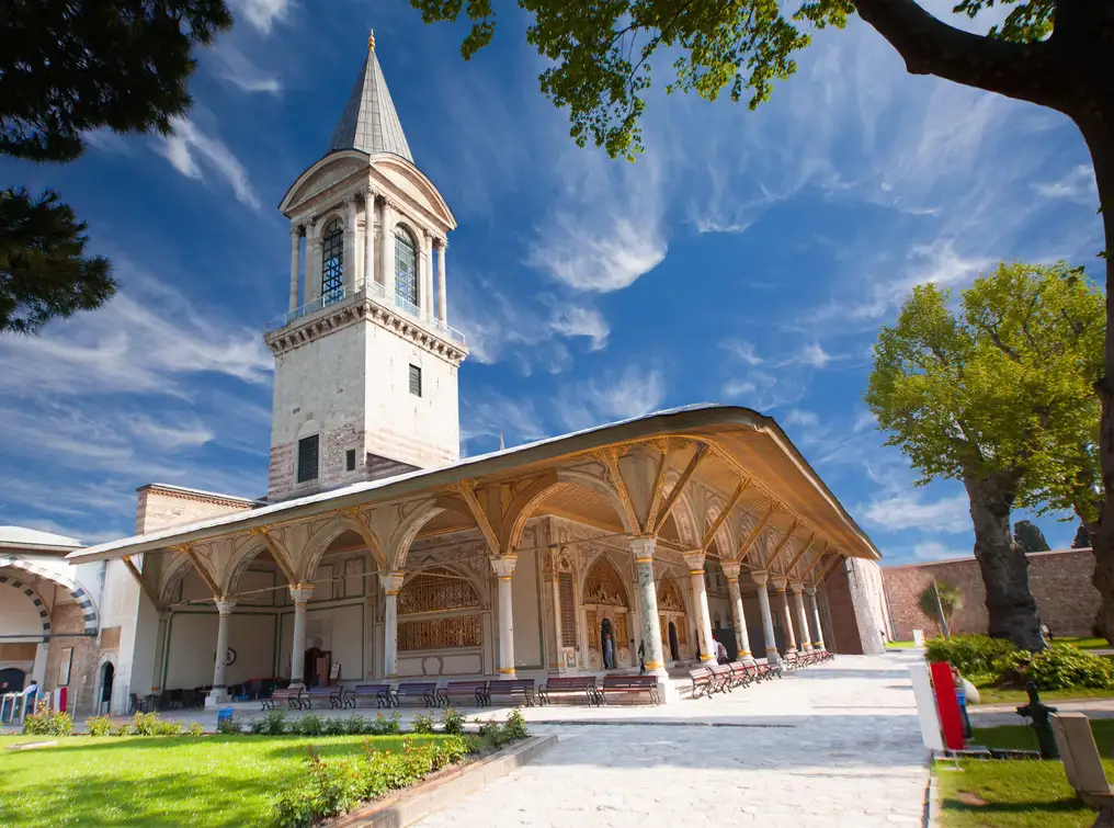 Topkapi Palace Complete Tour: Harem & Hagia Irene Included