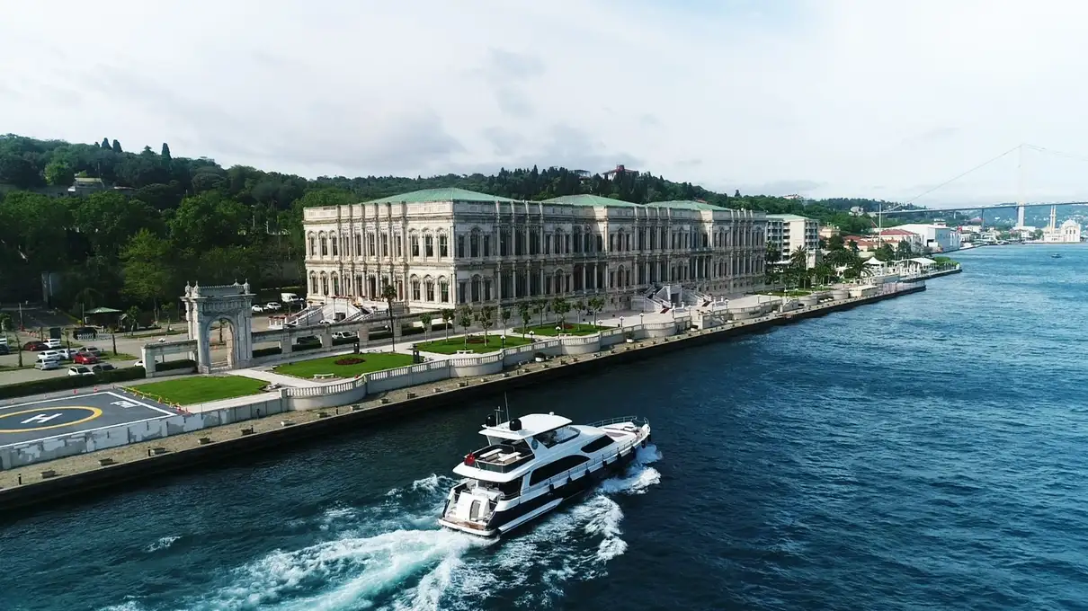 Istanbul Bosphorus Yacht Cruise with Asian Side Stopover 1