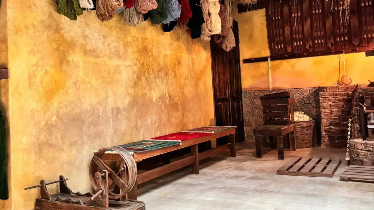 Istanbul: Turkish Carpet History and Weaving Experience 3