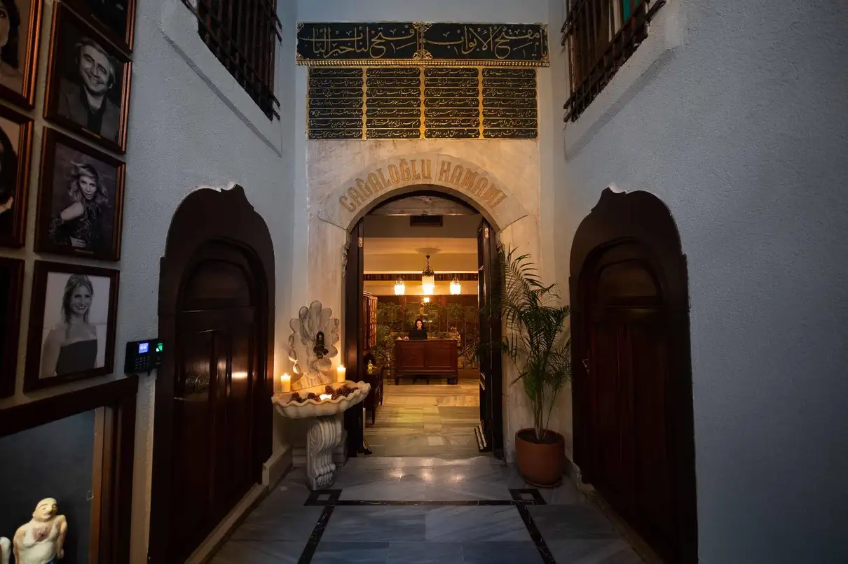 Istanbul: Cagaloglu Hamam Experience 4