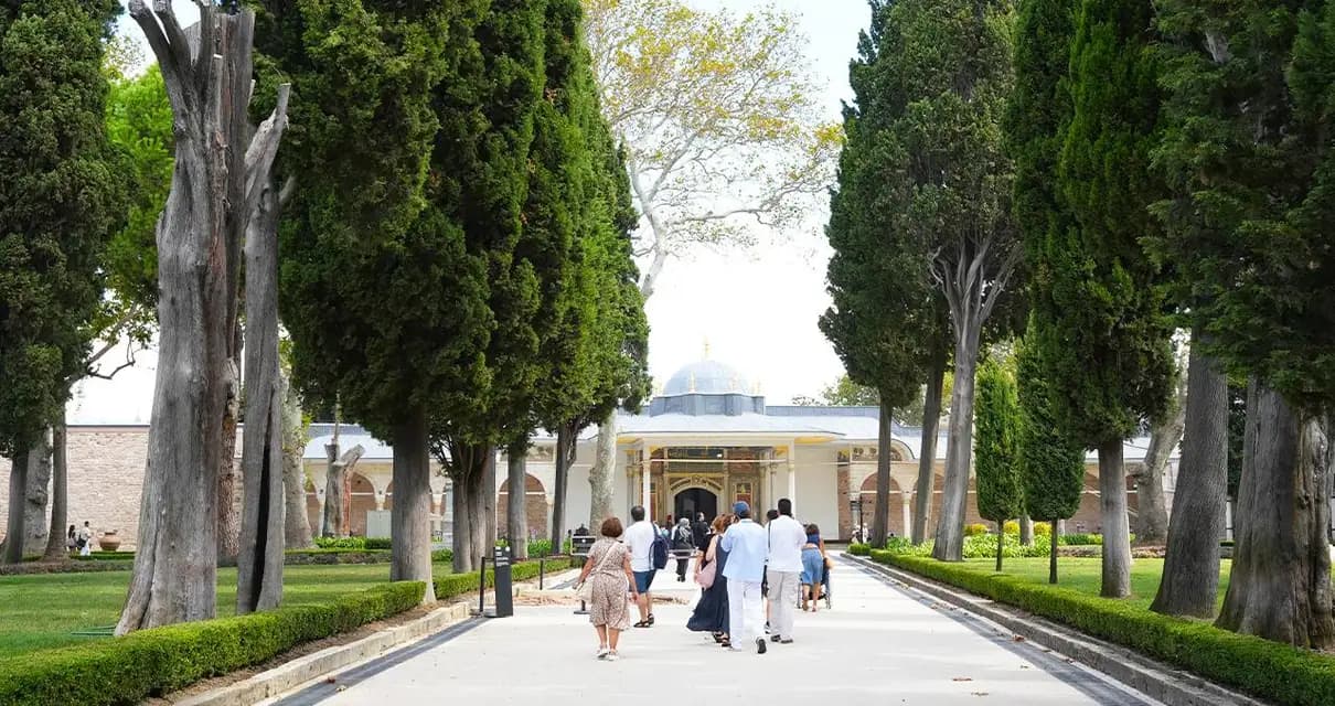Topkapi Palace Complete Tour: Harem & Hagia Irene Included 5