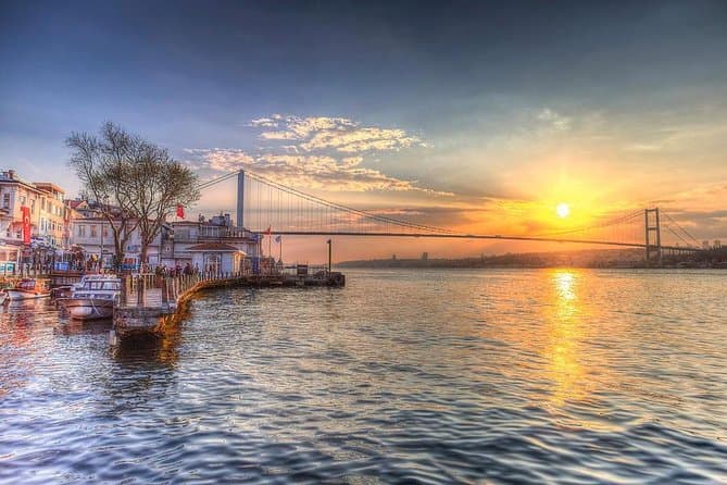 Private Romantic Bosphorus Cruise at Sunset 2